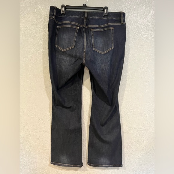 SOLD Torrid Jeans 18R Relaxed Boot Fit - Picture 2 of 6